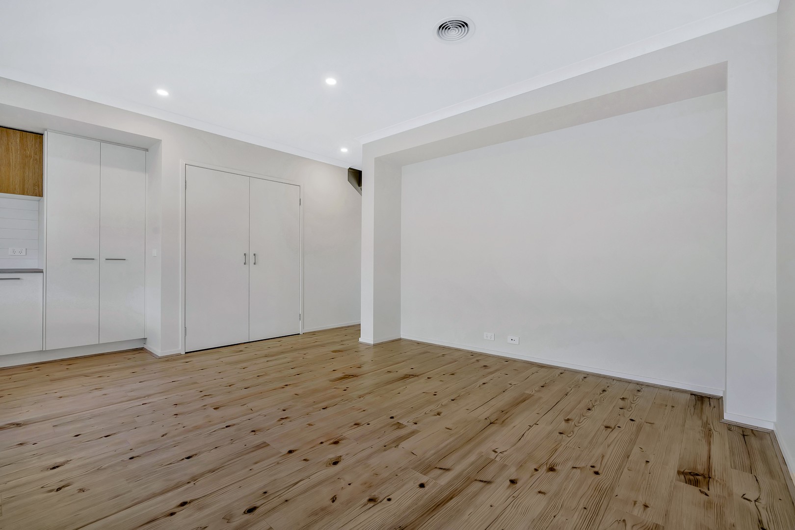 15 Buckleys Walk, Mickleham, VIC 3064, Mickleham - Thumbnail 4