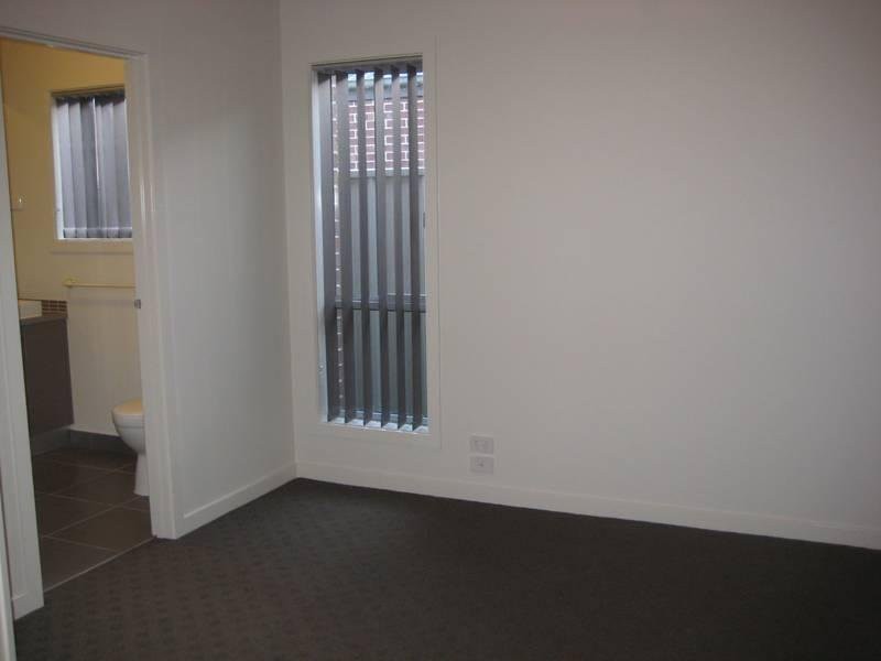 15 Bursaria DriveCaroline Springs, VIC 3023  - Leased, Caroline Springs - Thumbnail 3