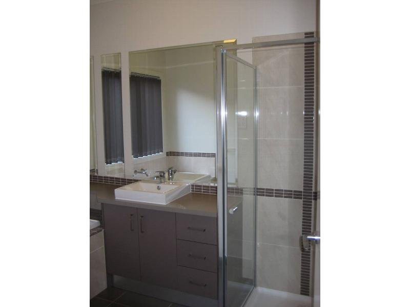 15 Bursaria DriveCaroline Springs, VIC 3023  - Leased, Caroline Springs - Thumbnail 7