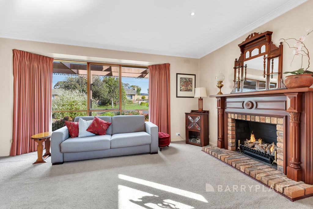 15 Cambridge Drive, Glen Waverley, VIC 3150, Glen Waverley - Thumbnail 2