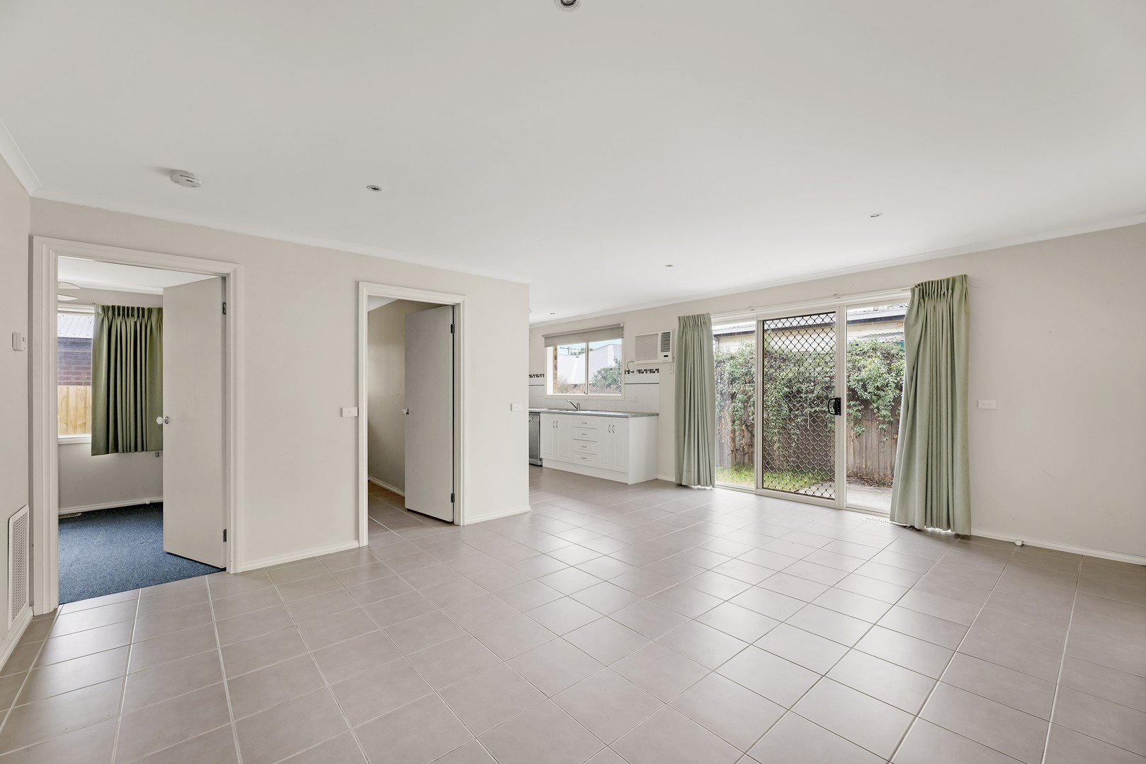 15 Caromar Street, Croydon, VIC 3136, Croydon - Thumbnail 2
