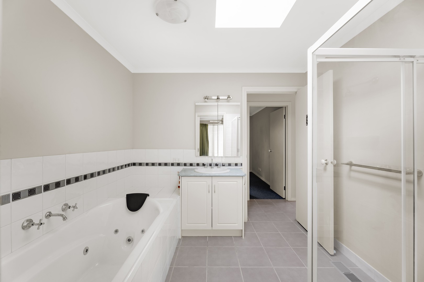 15 Caromar Street, Croydon, VIC 3136, Croydon - Thumbnail 4