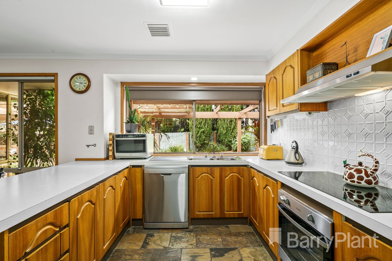 15 Centre Street, Sunshine, VIC 3020, Sunshine - Thumbnail 4