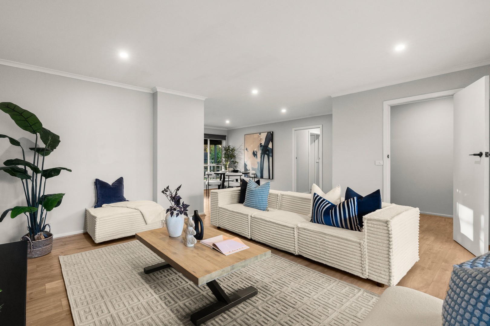 15 Cheviot Avenue, Berwick, VIC 3806 - Thumbnail 2 - 11/06/2026