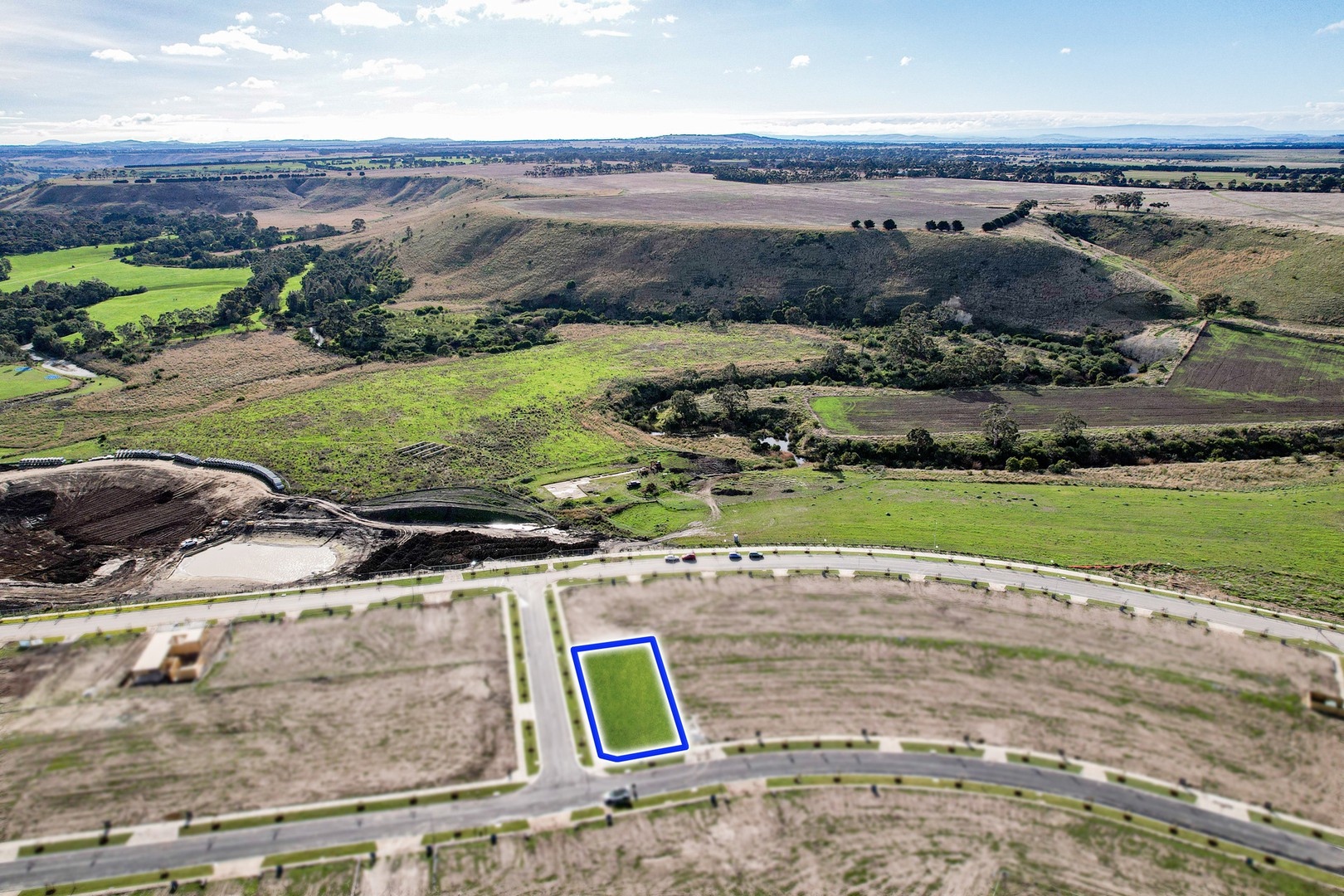 15 Chipperfield Avenue, Sunbury, VIC 3429 - Thumbnail 2 - 21/07/2023