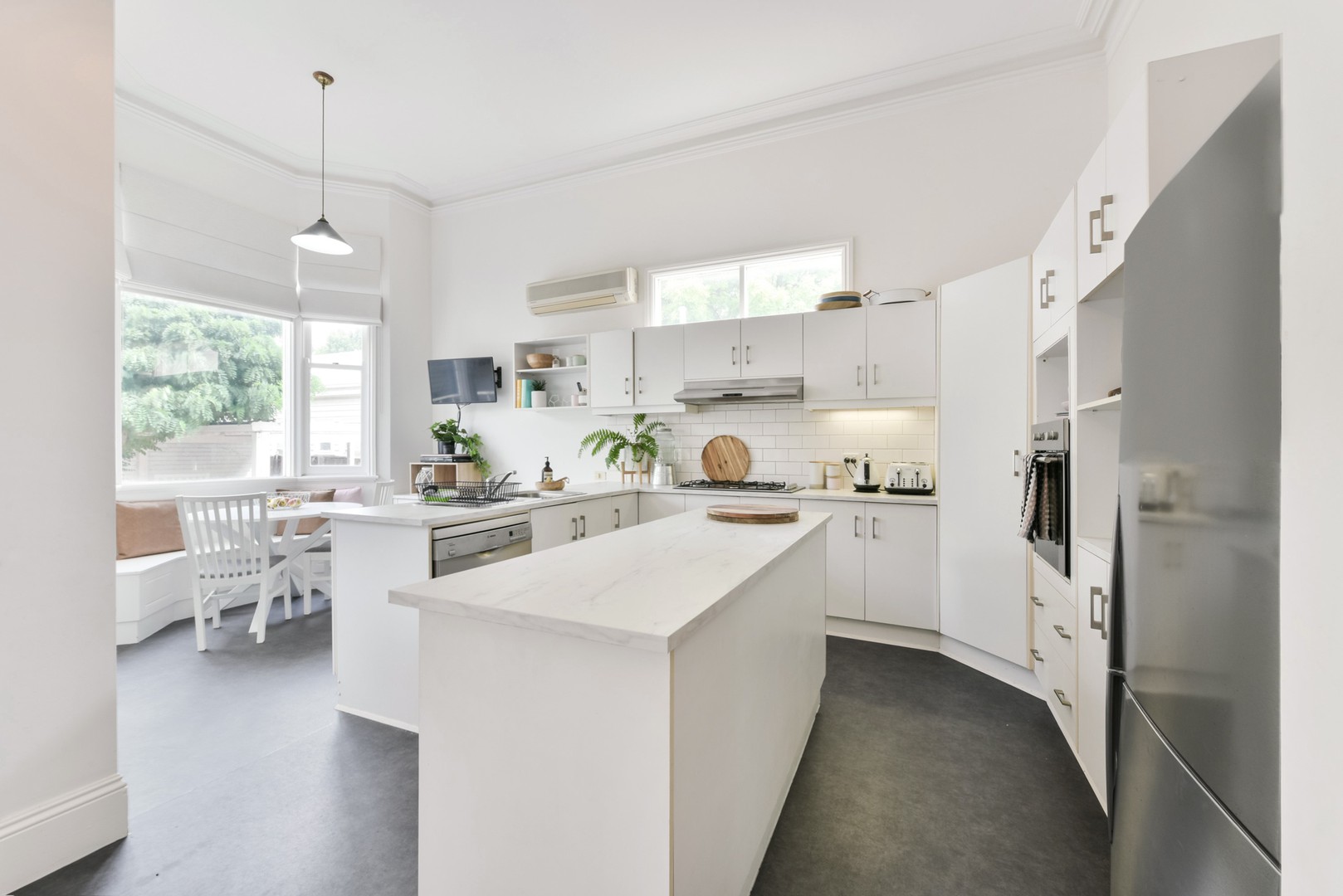 15 Claremont Avenue, Newtown, VIC 3220, Newtown - Thumbnail 2
