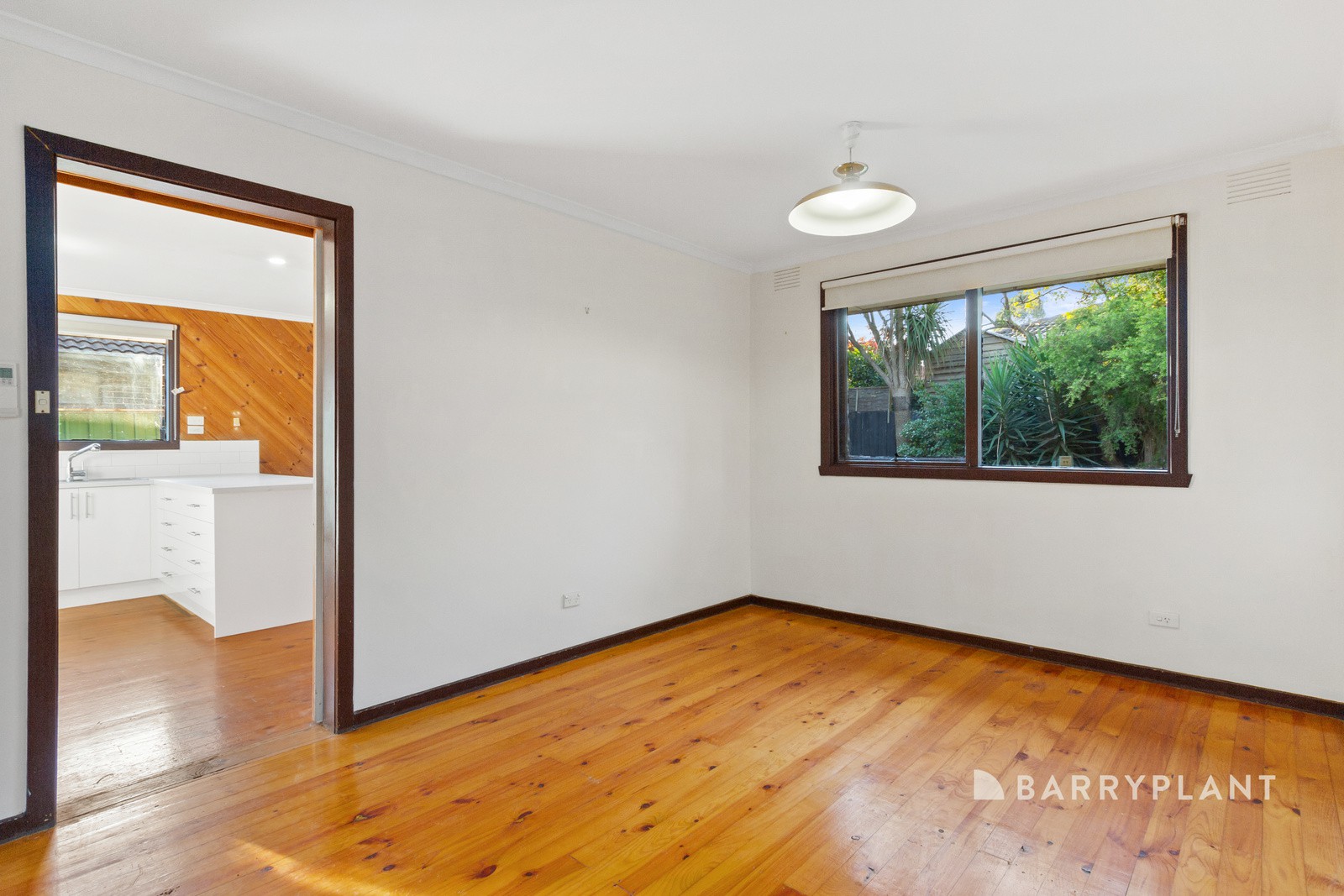 15 Cloverlea Drive, Wantirna, VIC 3152 - Thumbnail 2 - 14/05/2025