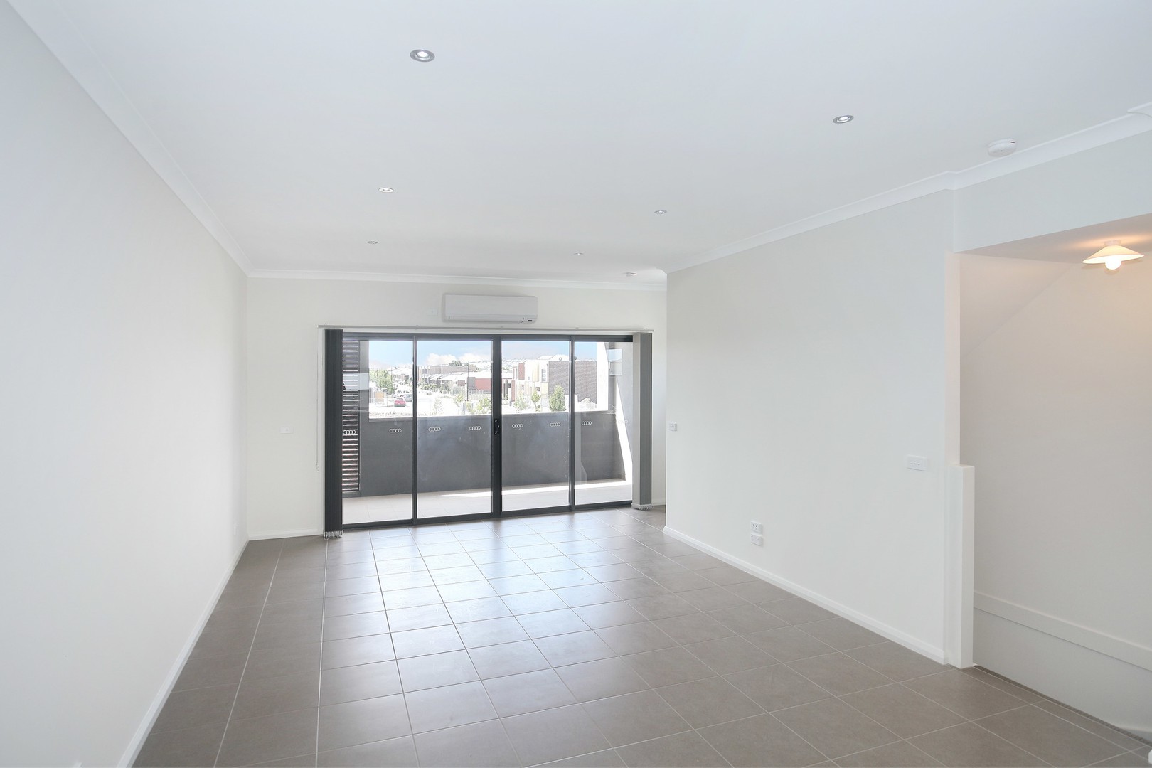 15 Cohen Walk, Craigieburn, VIC 3064, Craigieburn - Thumbnail 3