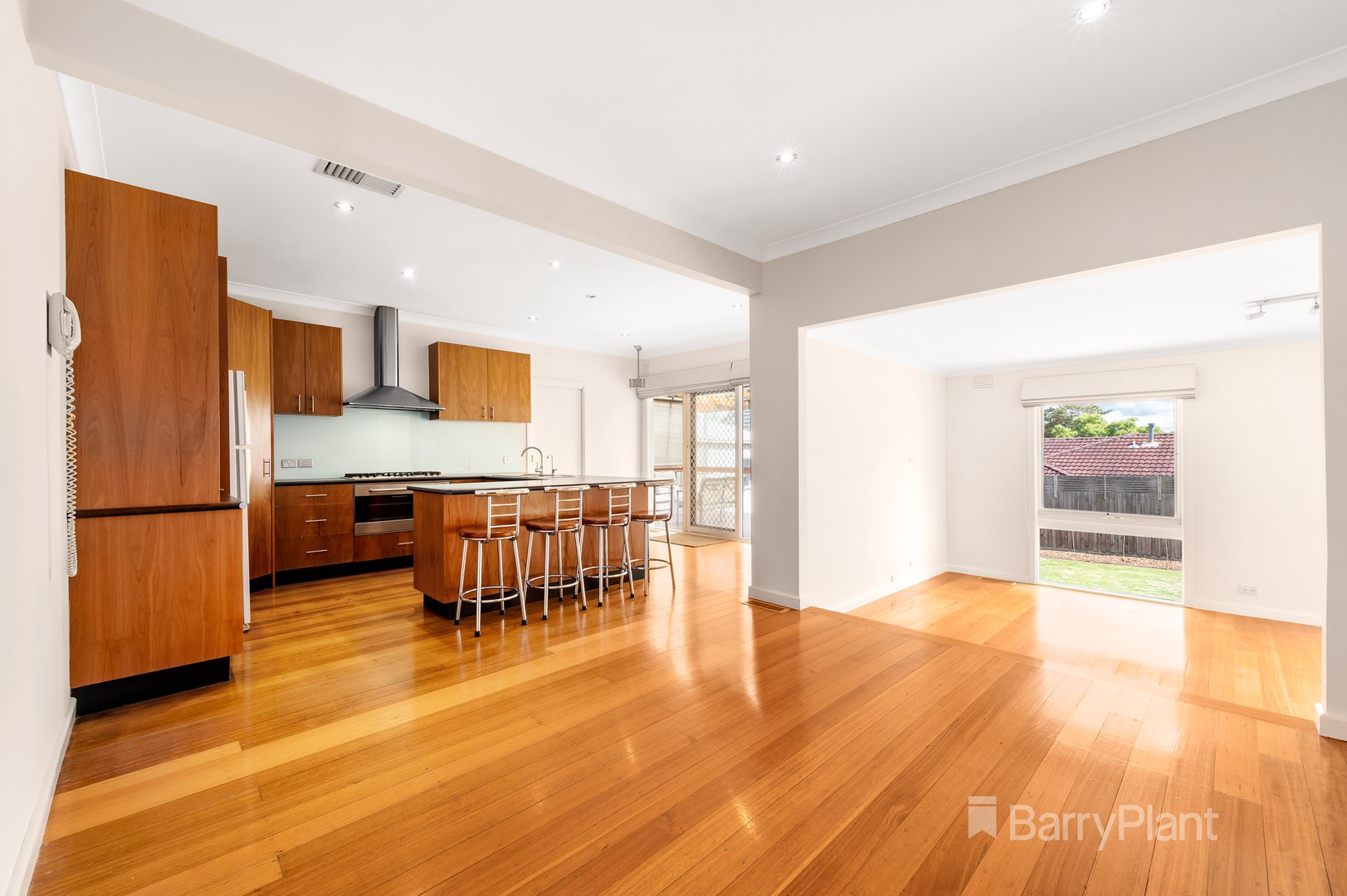 15 Colchester Drive, Doncaster East, VIC 3109, Doncaster East - Thumbnail 2