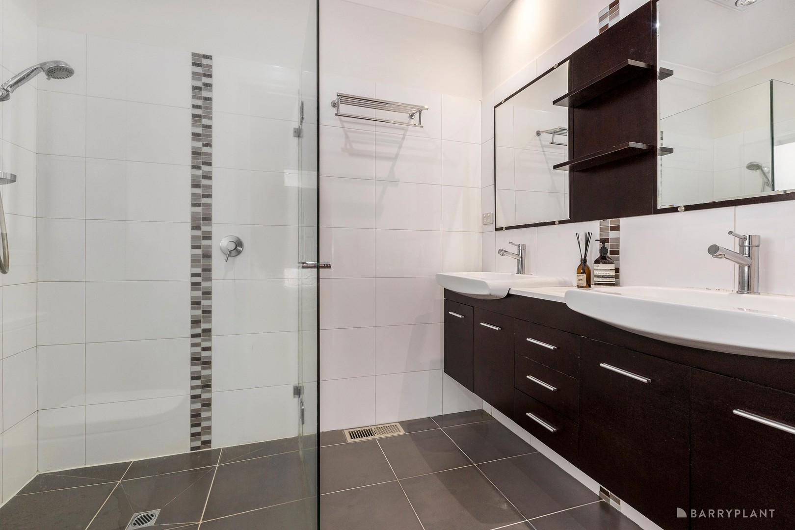 15 Colchester Drive, Doncaster East, VIC 3109, Doncaster East - Thumbnail 5