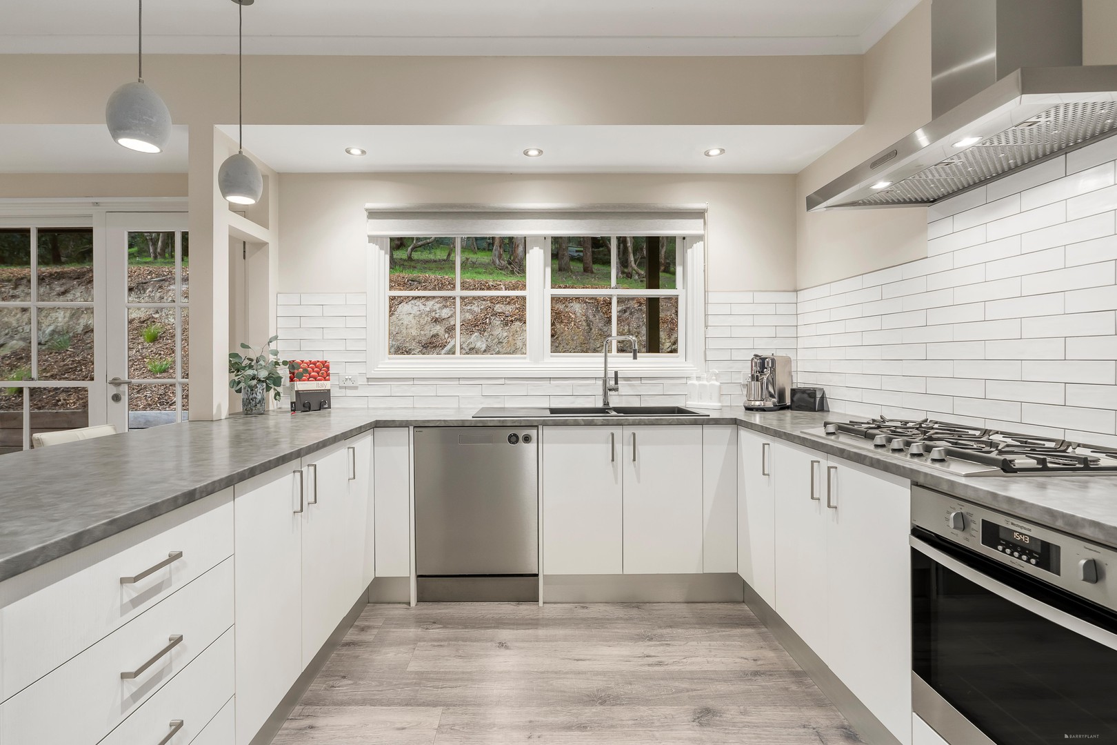 15 Cooks Crescent, North Warrandyte, VIC 3113 - Thumbnail 2 - 04/06/2026