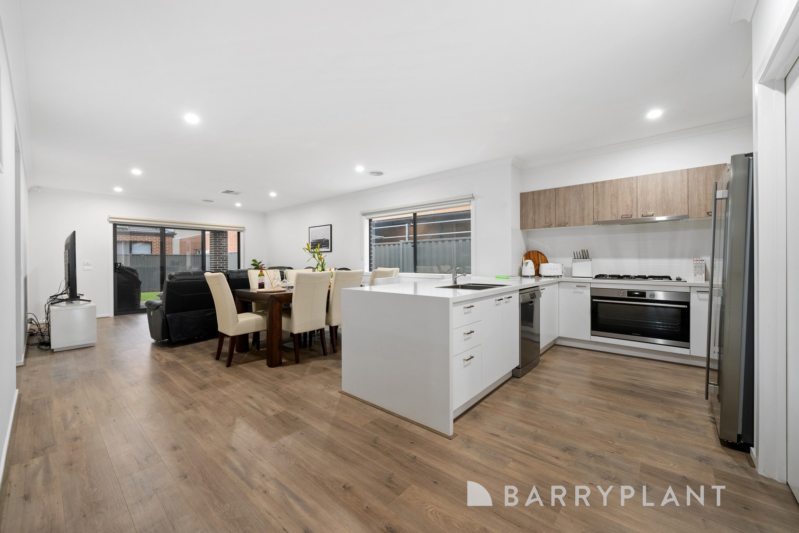 15 Crawley Street, Strathtulloh, VIC 3338, Strathtulloh - Thumbnail 3