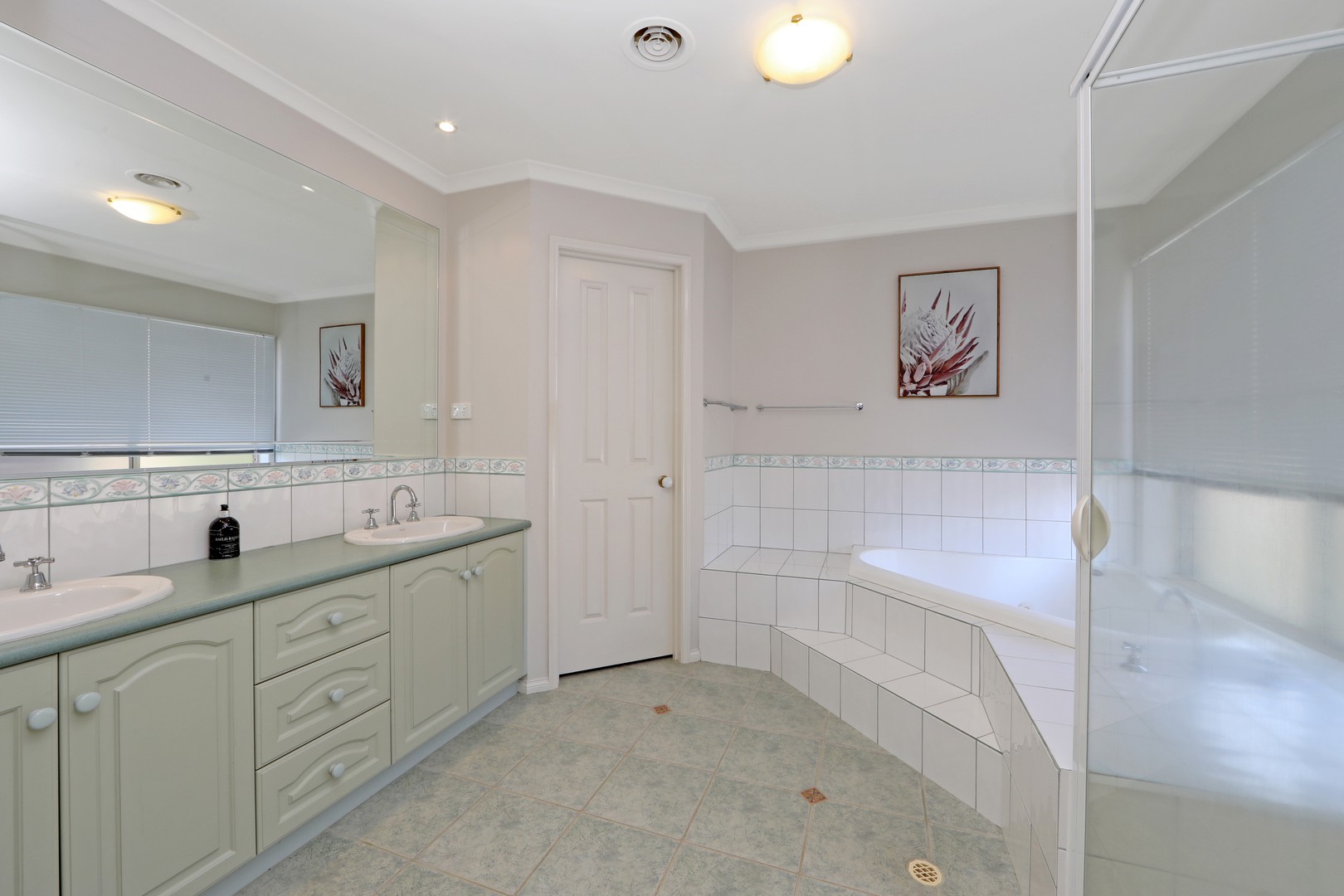 15 Crest Court, The Basin, VIC 3154, The Basin - Thumbnail 6