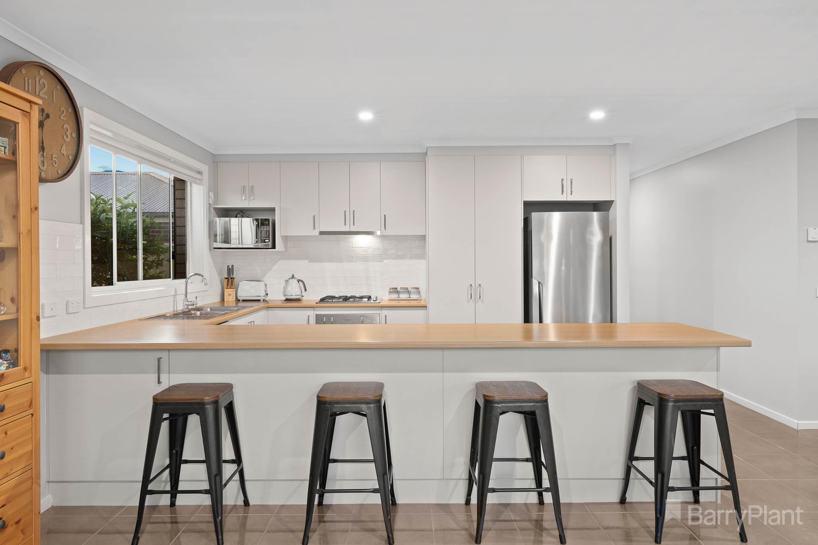 15 Crystal Street, Pakenham, VIC 3810, Pakenham - Thumbnail 2