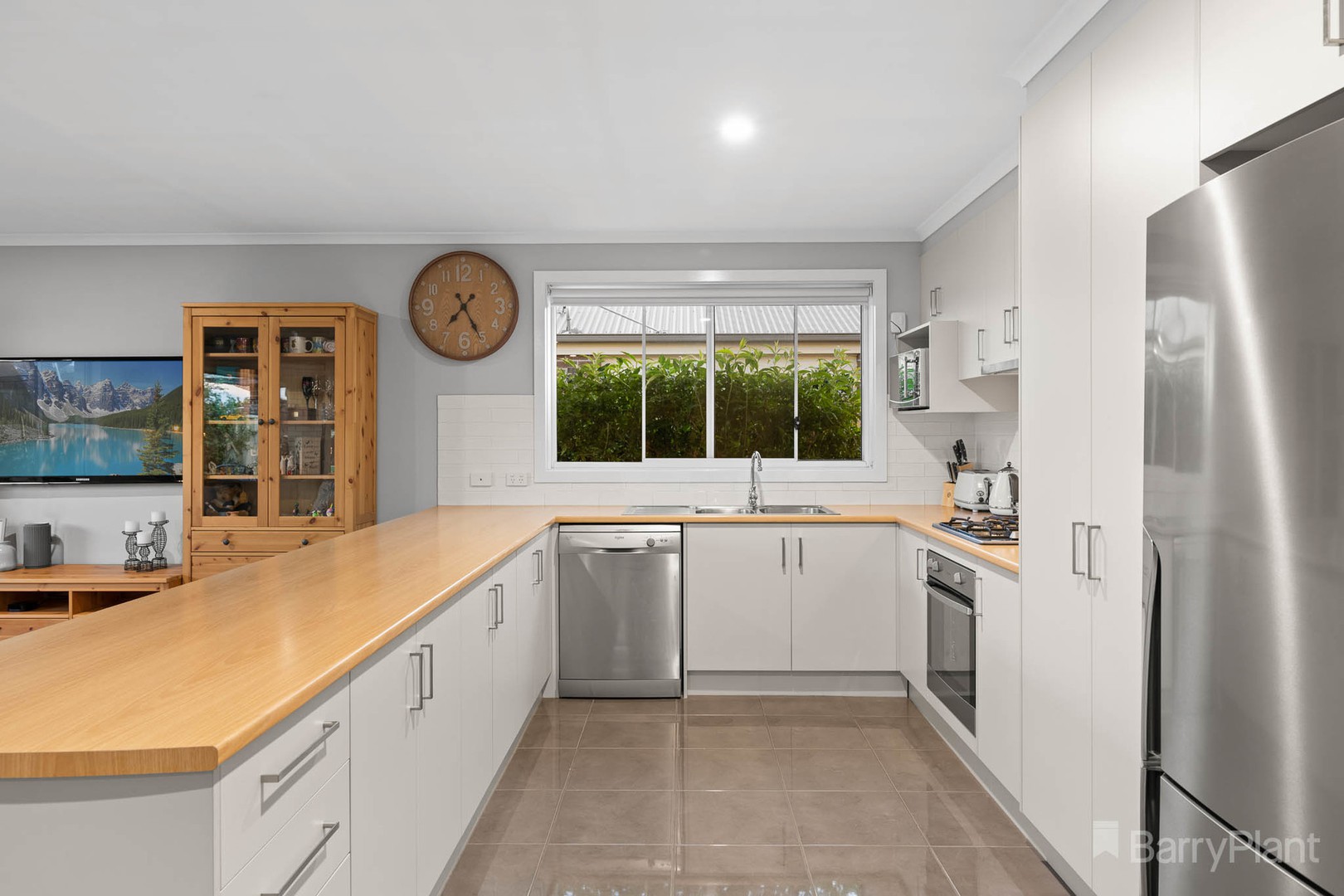 15 Crystal Street, Pakenham, VIC 3810, Pakenham - Thumbnail 3