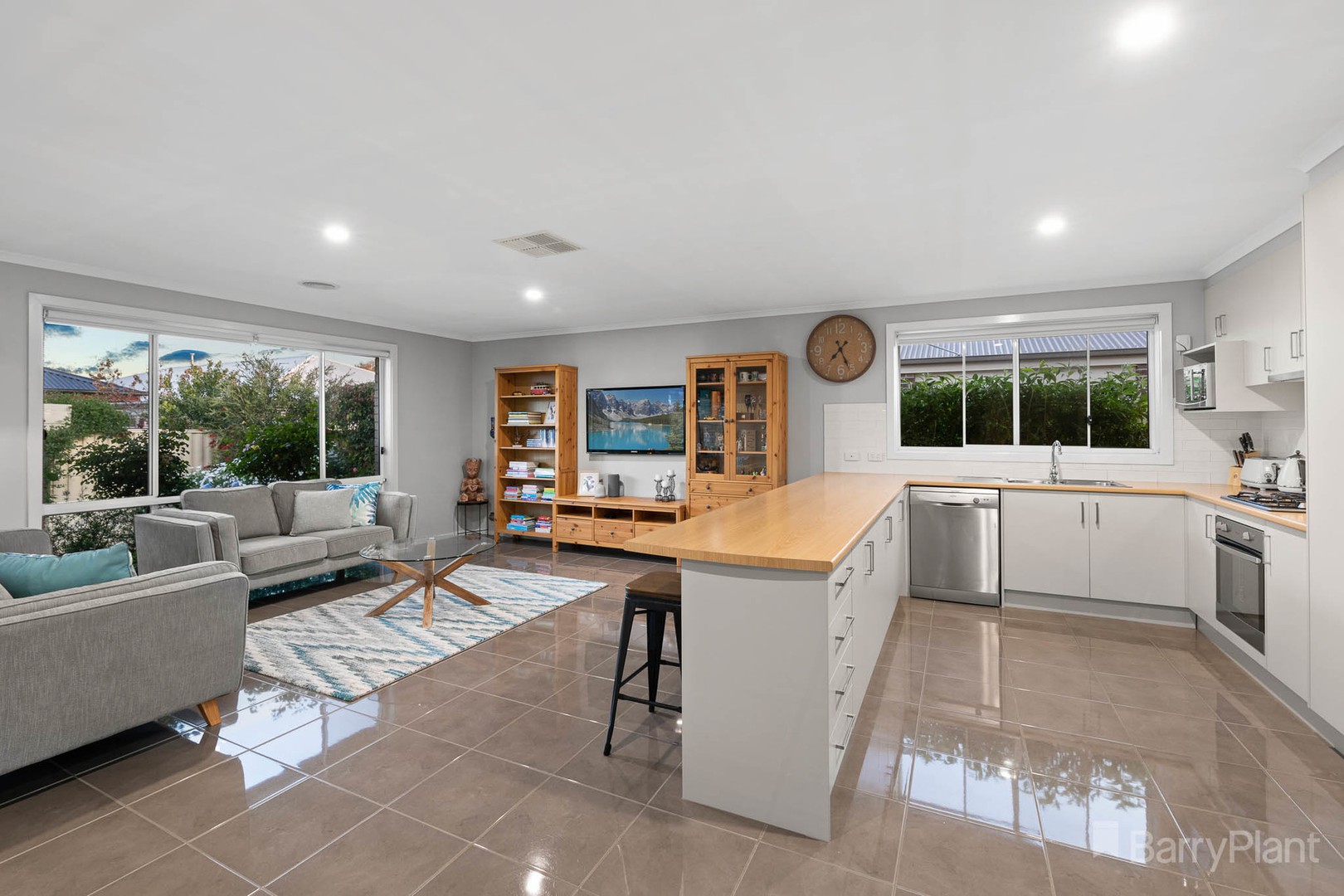 15 Crystal Street, Pakenham, VIC 3810, Pakenham - Thumbnail 4