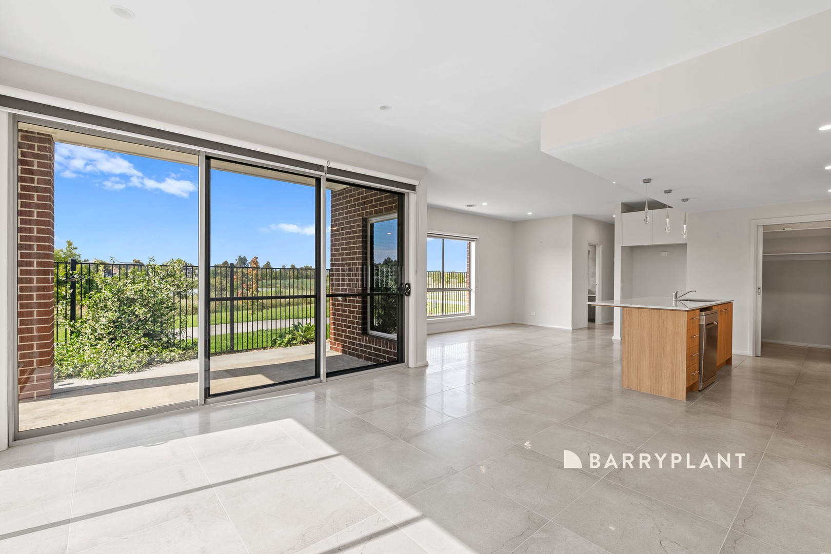 15 Dalziell Crescent, Cranbourne North, VIC 3977, Cranbourne North - Thumbnail 4