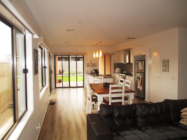 15 Denman Drive, Point Cook, VIC 3030, Point Cook - Thumbnail 2