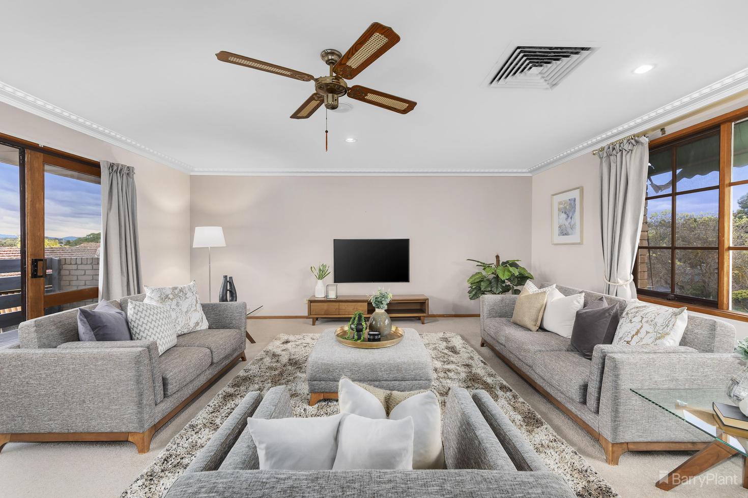 15 Devlaw Drive, Doncaster East, VIC 3109, Doncaster East - Thumbnail 2
