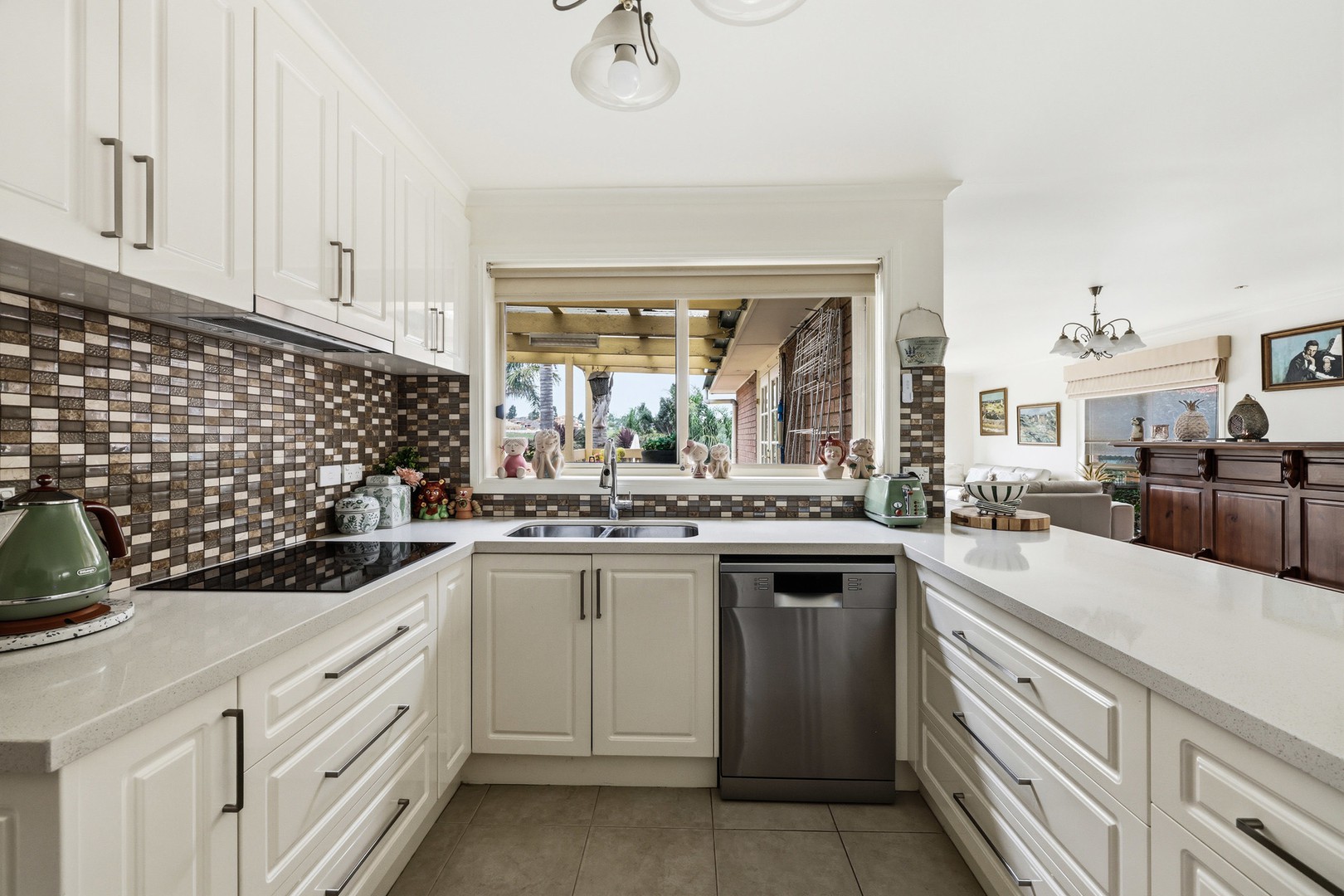 15 Dorset Drive, Greenvale, VIC 3059, Greenvale - Thumbnail 4