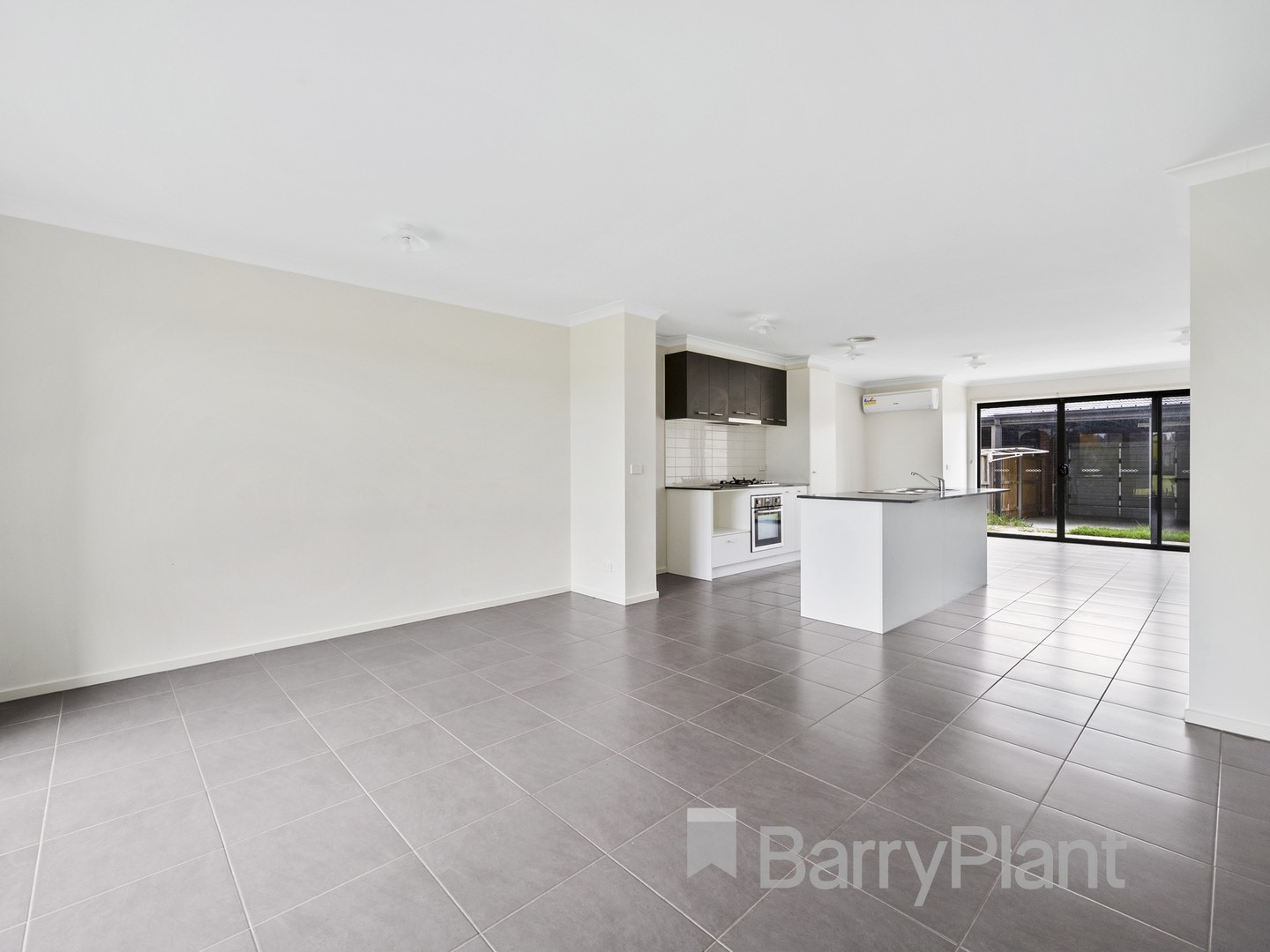 15 Dovetail Walk, Tarneit, VIC 3029, Tarneit - Thumbnail 4