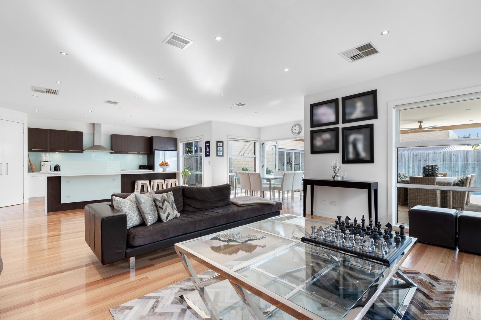 15 Edgbaston Parade, Caroline Springs, VIC 3023, Caroline Springs - Thumbnail 6