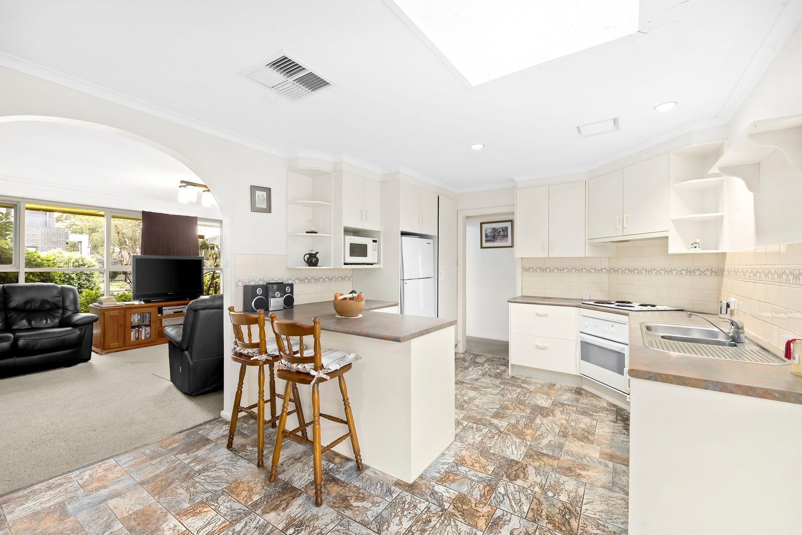 15 Ellen Avenue, Keilor East, VIC 3033, Keilor East - Thumbnail 4
