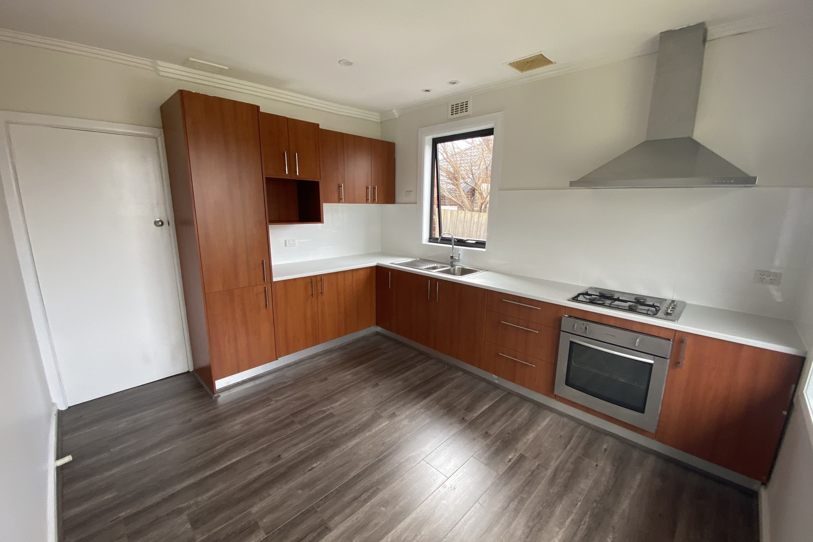 15 Evans Cresent, Reservoir, VIC 3073, Reservoir - Thumbnail 3