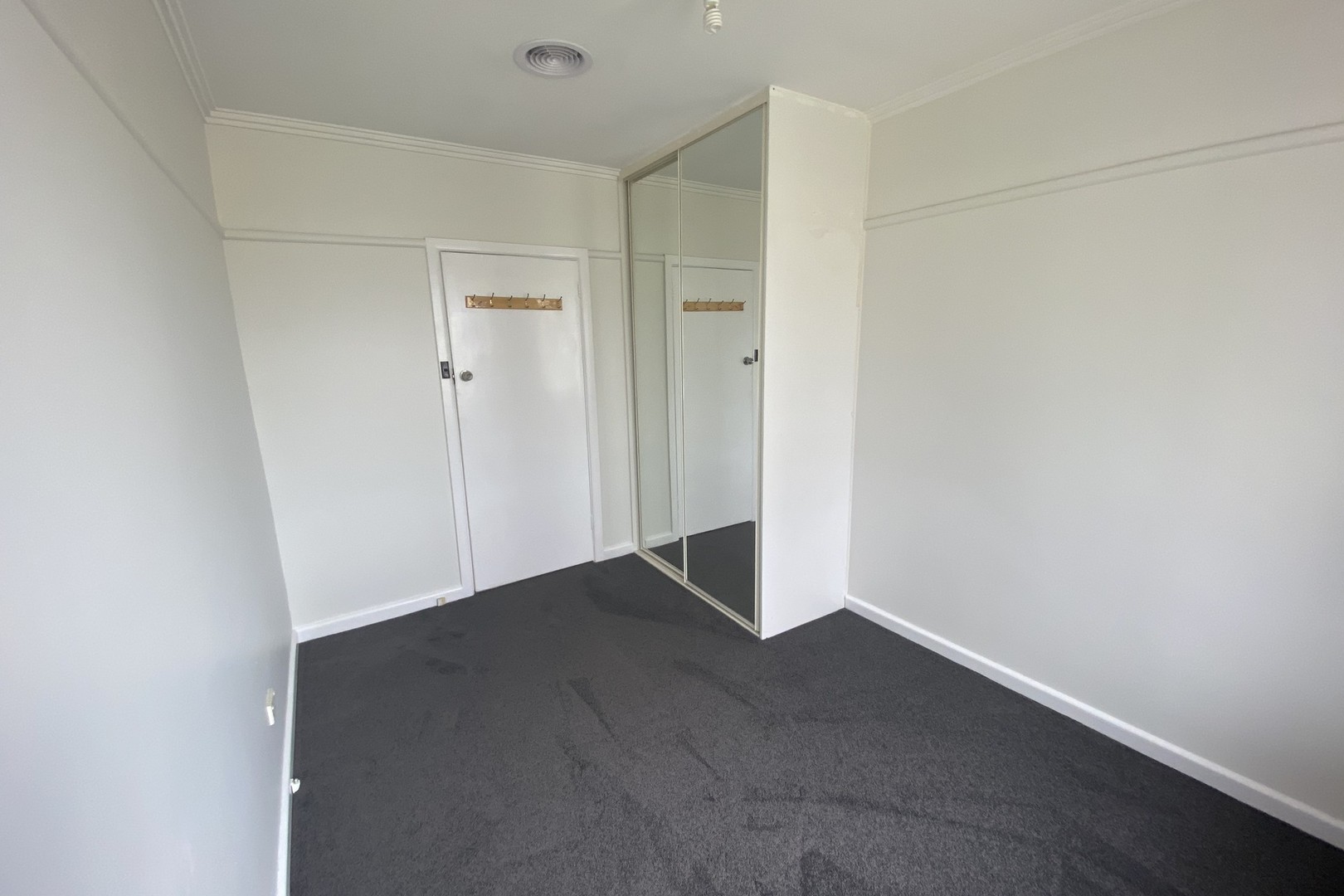 15 Evans Cresent, Reservoir, VIC 3073, Reservoir - Thumbnail 8
