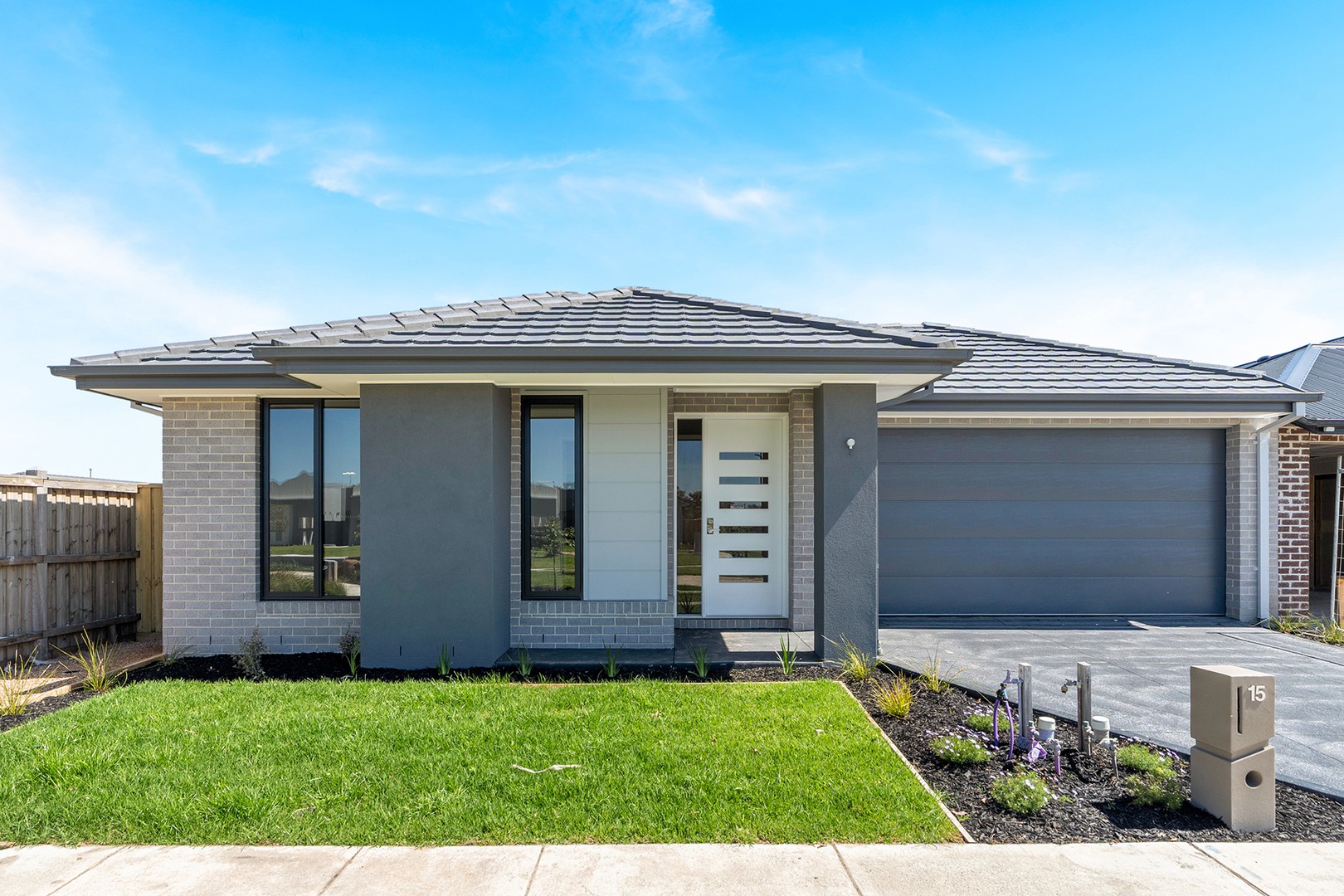 15 Farmhill Circuit, Woodstock - Image 1