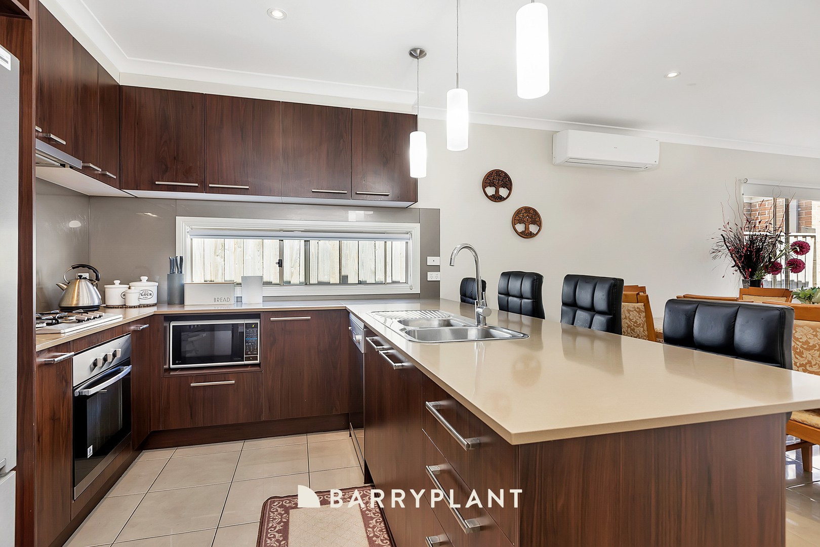 15 Frankland Street, Clyde North, VIC 3978, Clyde North - Thumbnail 2