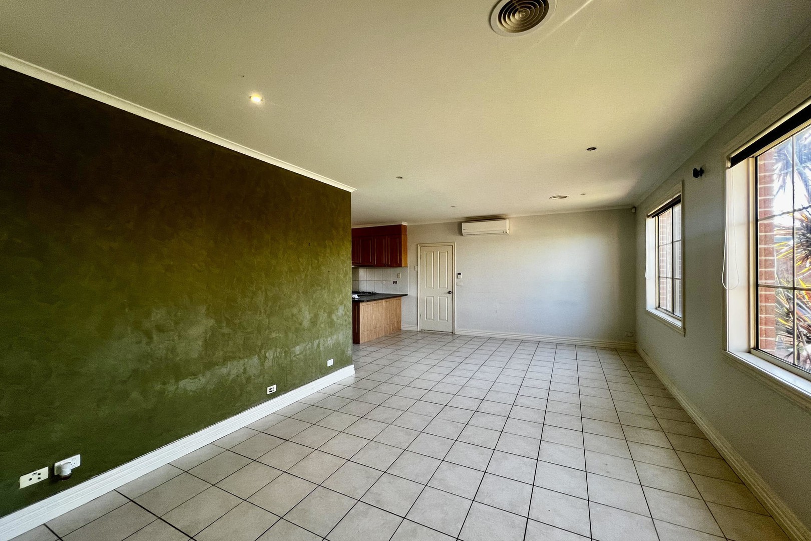 15 Freeman Avenue, Burnside, VIC 3023, Burnside - Thumbnail 2