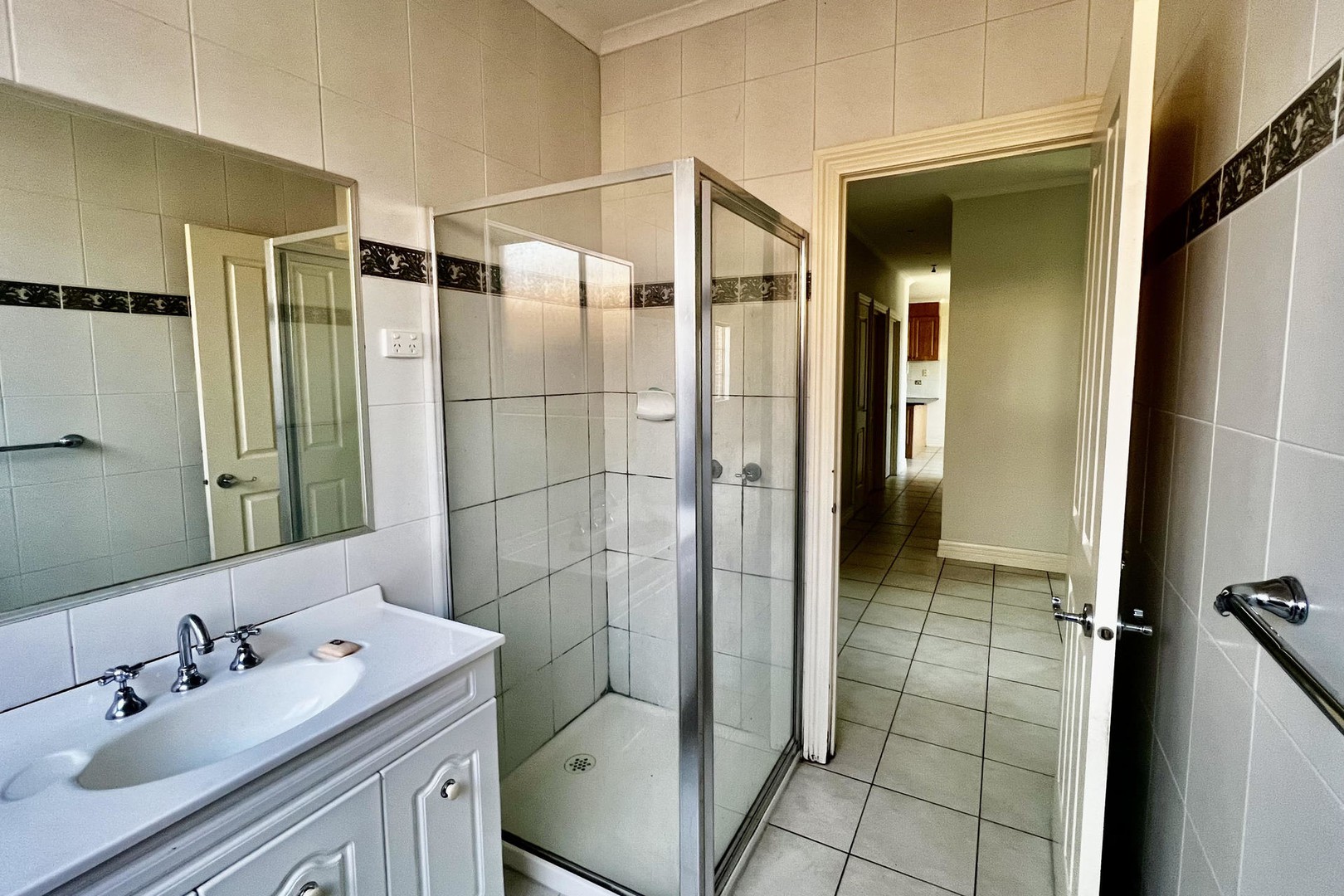 15 Freeman Avenue, Burnside, VIC 3023, Burnside - Thumbnail 5
