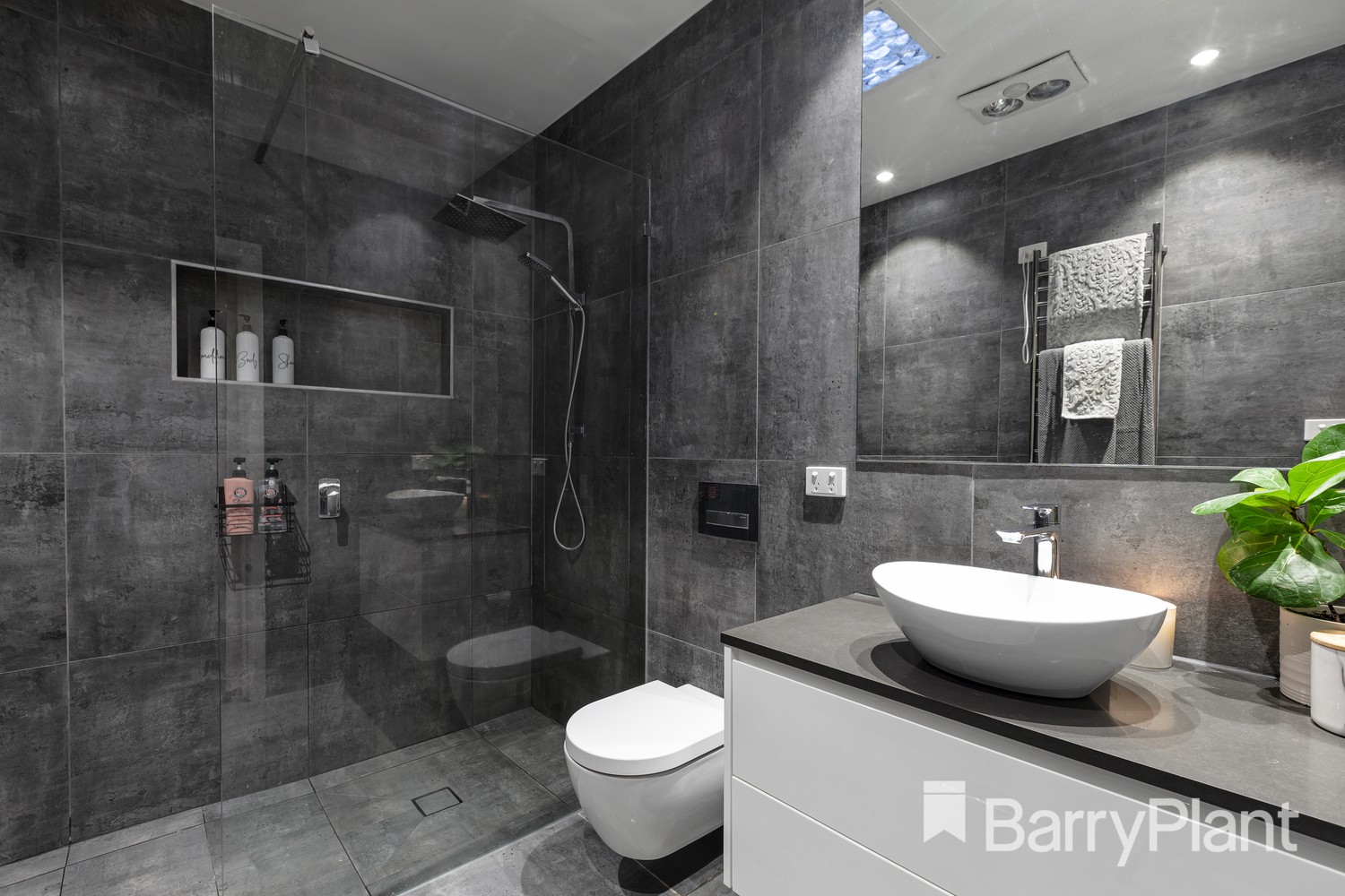 15 French Court, Watsonia, VIC 3087 - Thumbnail 2 - 28/09/2022