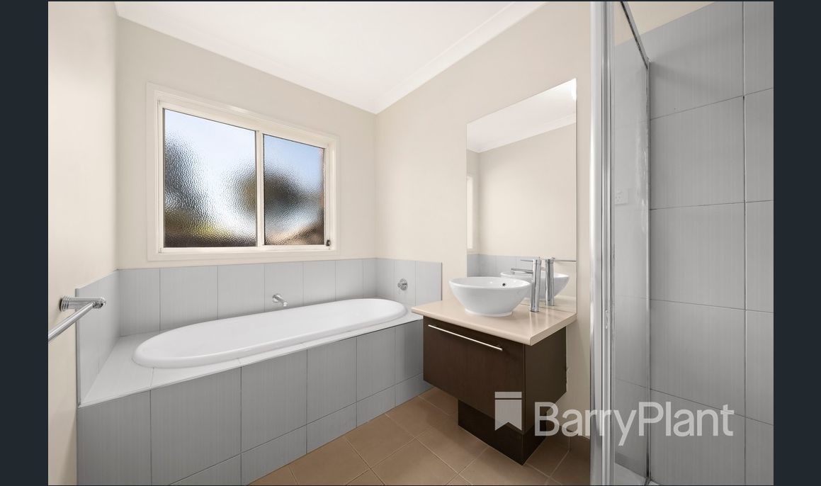 15 Gardense ParadeSouth Morang, vic 3752  - Leased, South Morang - Thumbnail 5