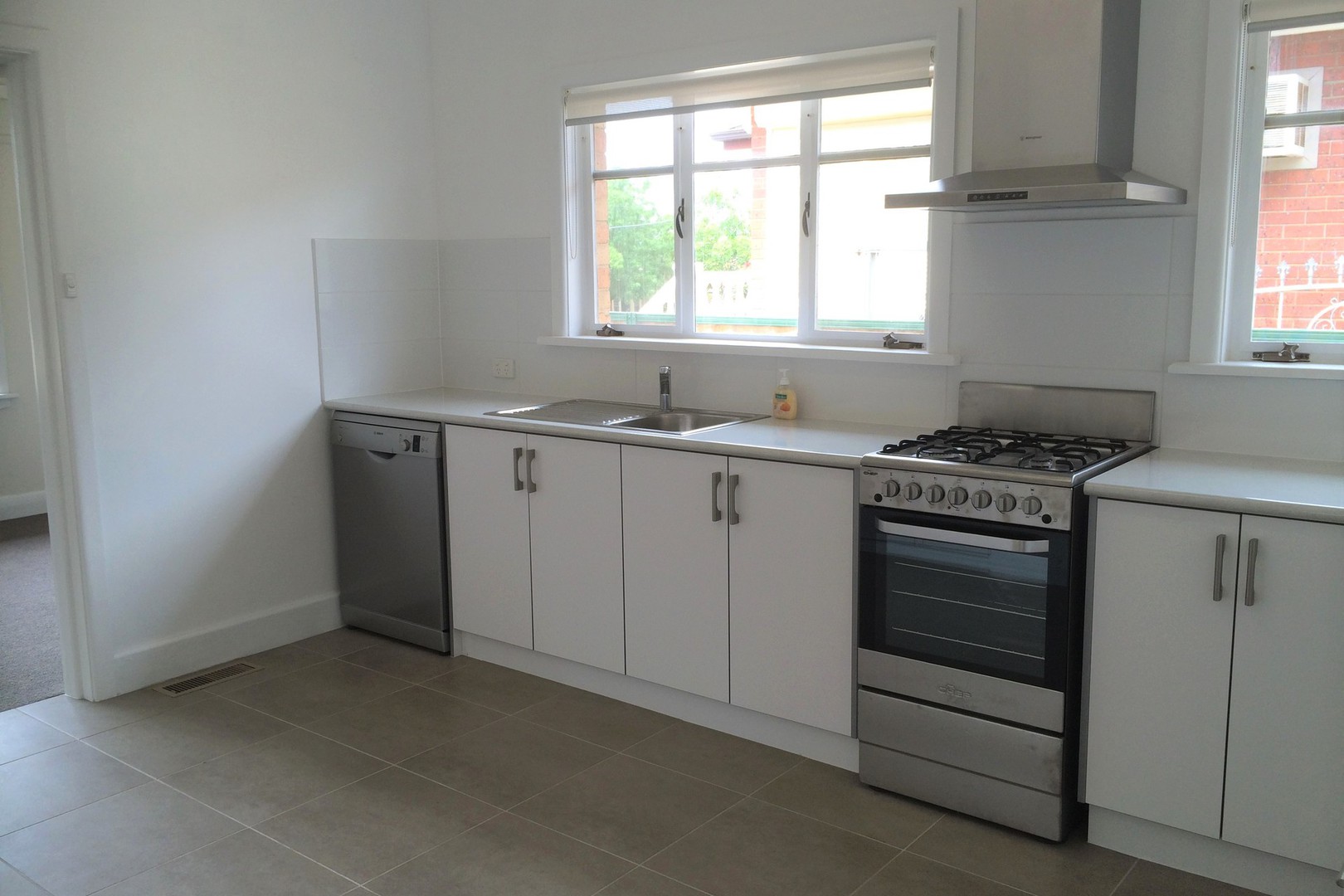 15 Gordon Grove, Preston, VIC 3072, Preston - Thumbnail 2