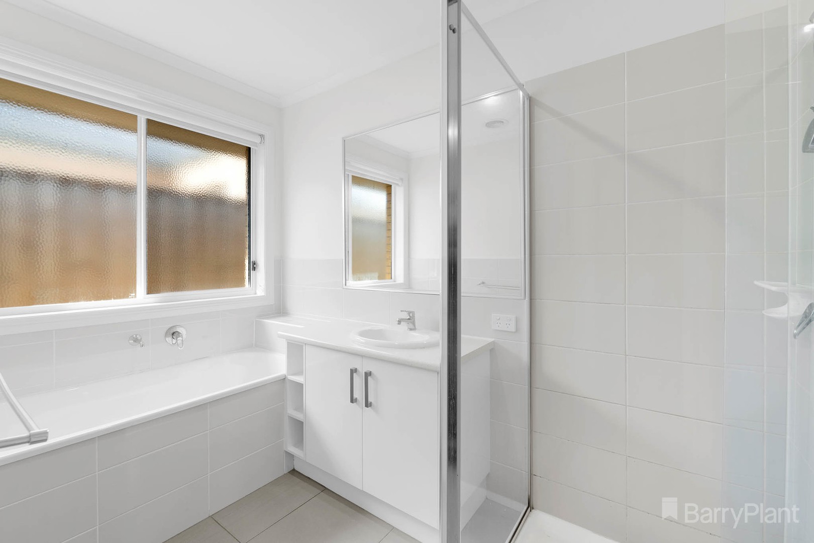 15 Goshawk Drive, Pakenham, VIC 3810, Pakenham - Thumbnail 2