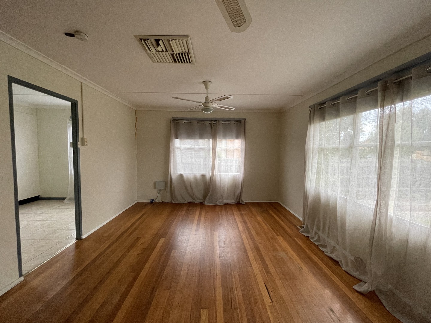 15 Gossamer Street, Werribee, VIC 3030, Werribee - Thumbnail 4