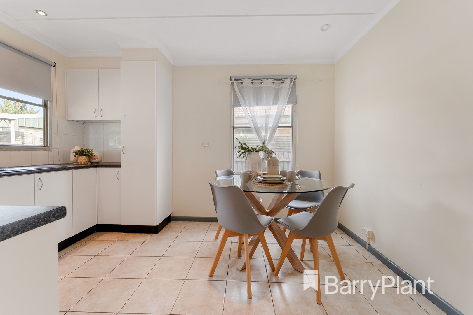 15 Gossamer Street, Werribee, VIC 3030, Werribee - Thumbnail 7