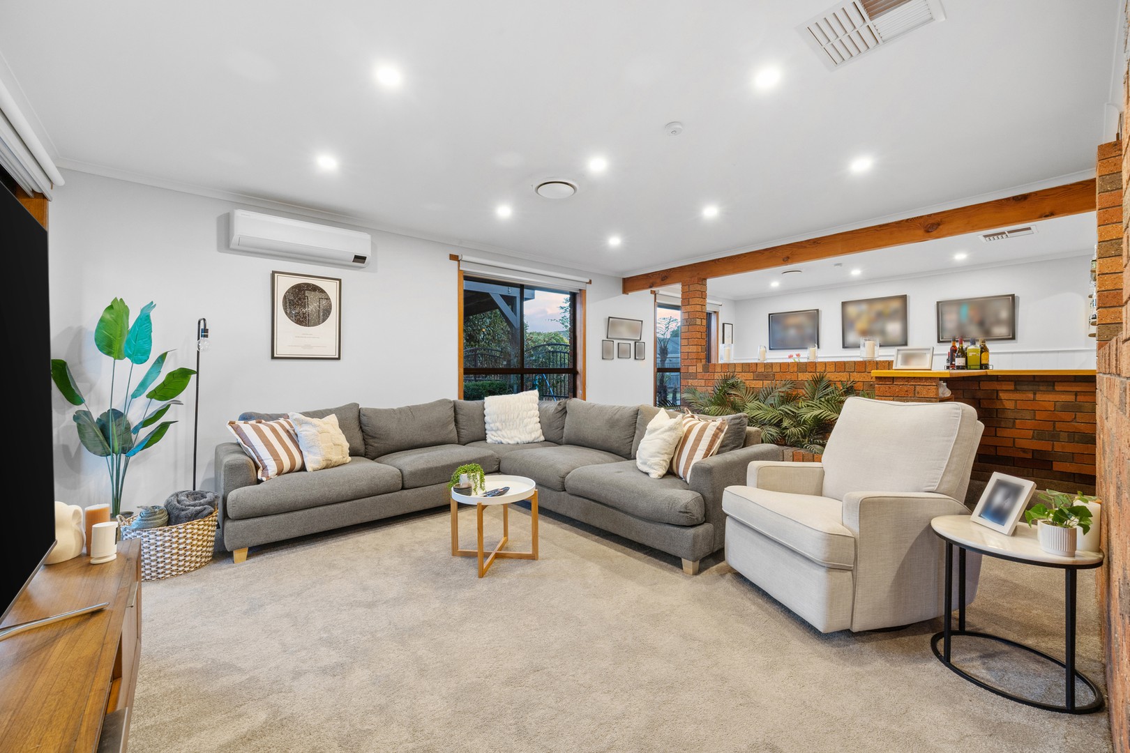 15 Greenoch Court, Keilor Downs, VIC 3038, Keilor Downs - Thumbnail 3