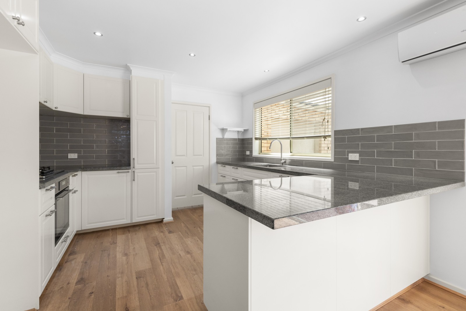 15 Greenside Crescent, Keysborough, VIC 3173 - Thumbnail 1 - 08/02/2024