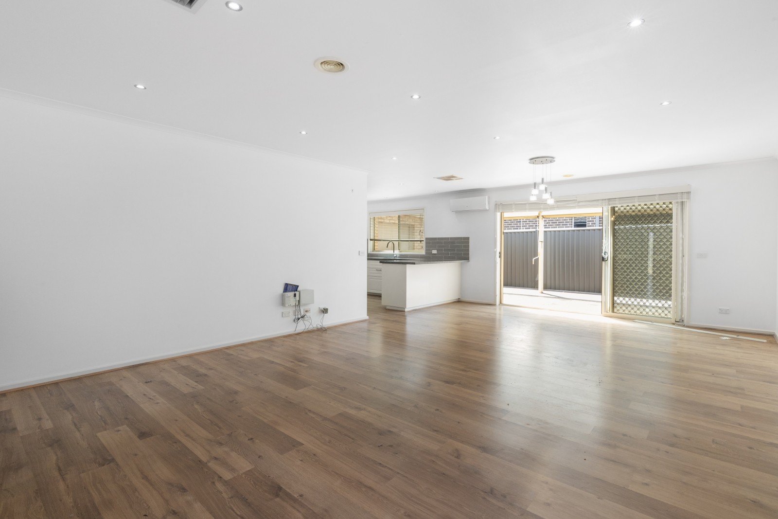 15 Greenside Crescent, Keysborough, VIC 3173 - Thumbnail 2 - 08/02/2024