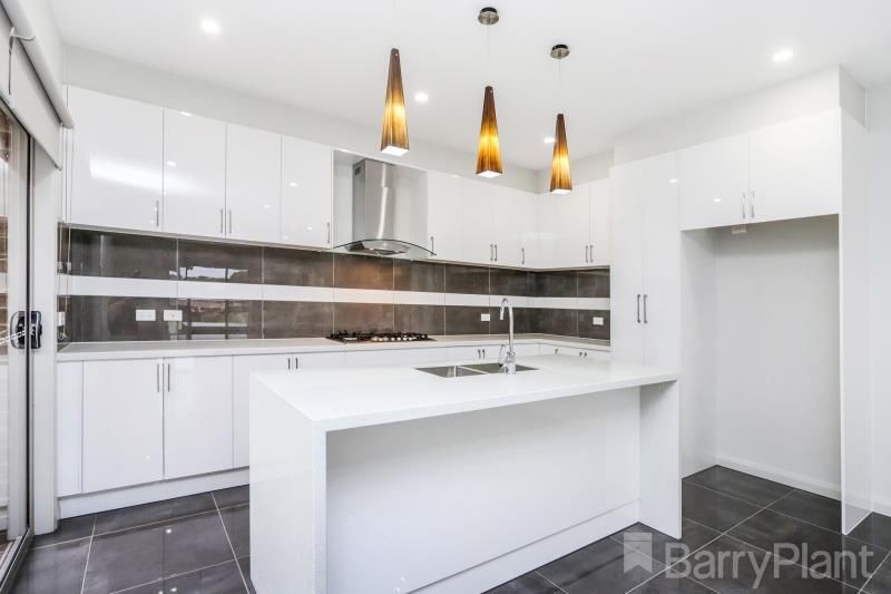 15 Gwilt Street, Westmeadows, VIC 3049, Westmeadows - Thumbnail 2