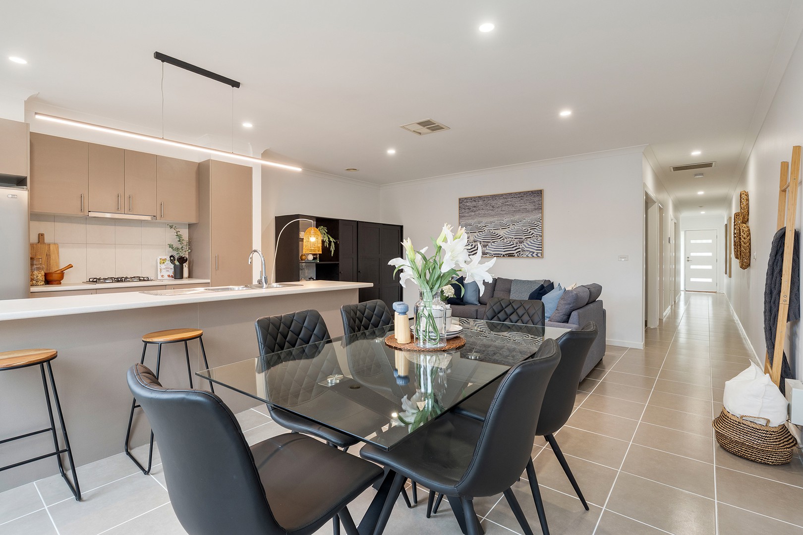 15 Hadley Lane, Craigieburn, VIC 3064, Craigieburn - Thumbnail 4