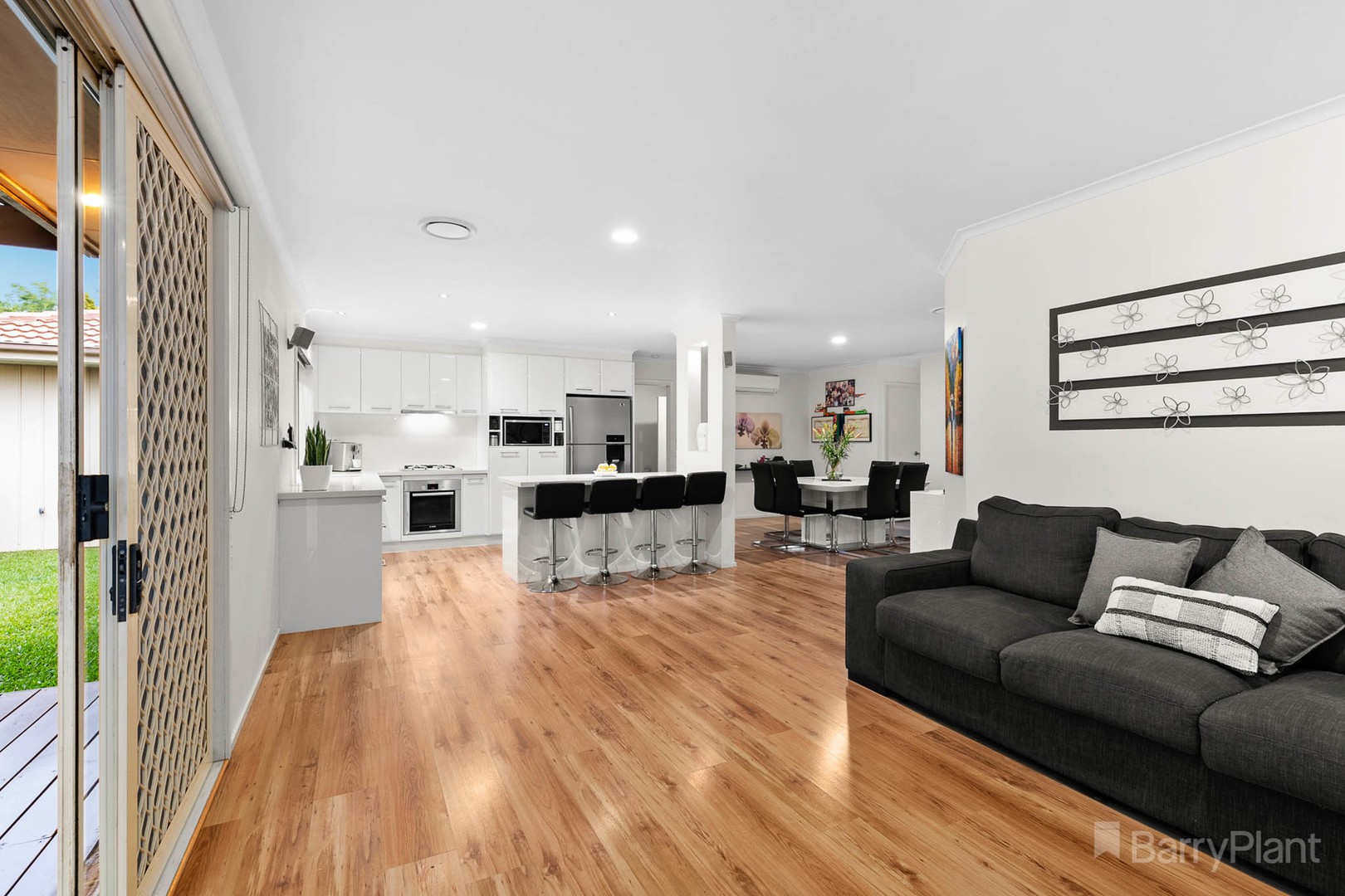 15 Hansen Court, Narre Warren, VIC 3805 - Thumbnail 2 - 09/03/2022