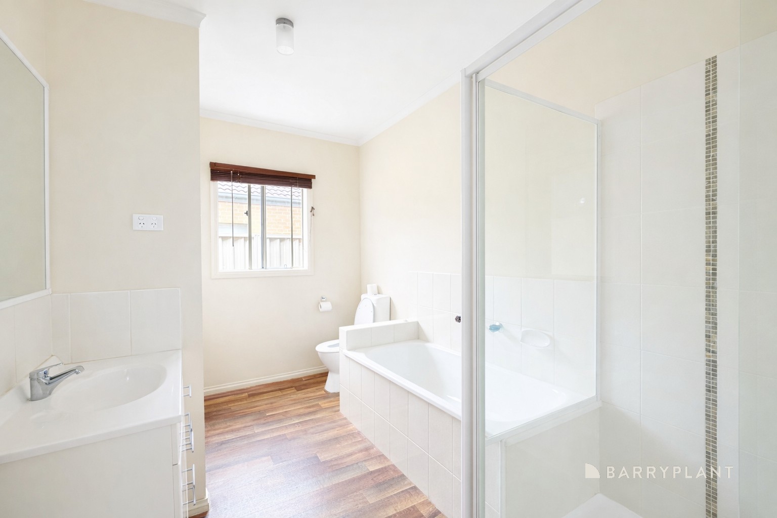 15 Hartland Crescent, Pakenham, VIC 3810, Pakenham - Thumbnail 6