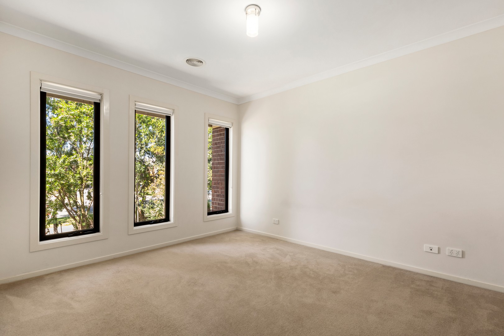 15 Hodgson RiseMernda, VIC 3754  - Leased, Mernda - Thumbnail 4
