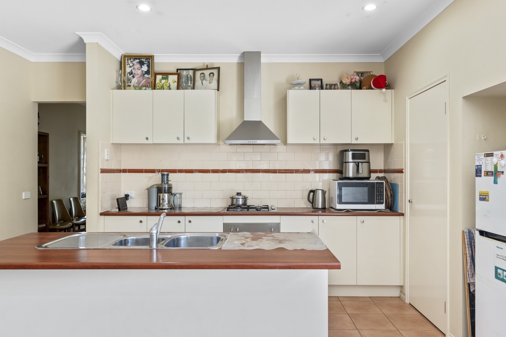 15 Holland Way, Caroline Springs, VIC 3023 - Thumbnail 2 - 28/01/2026