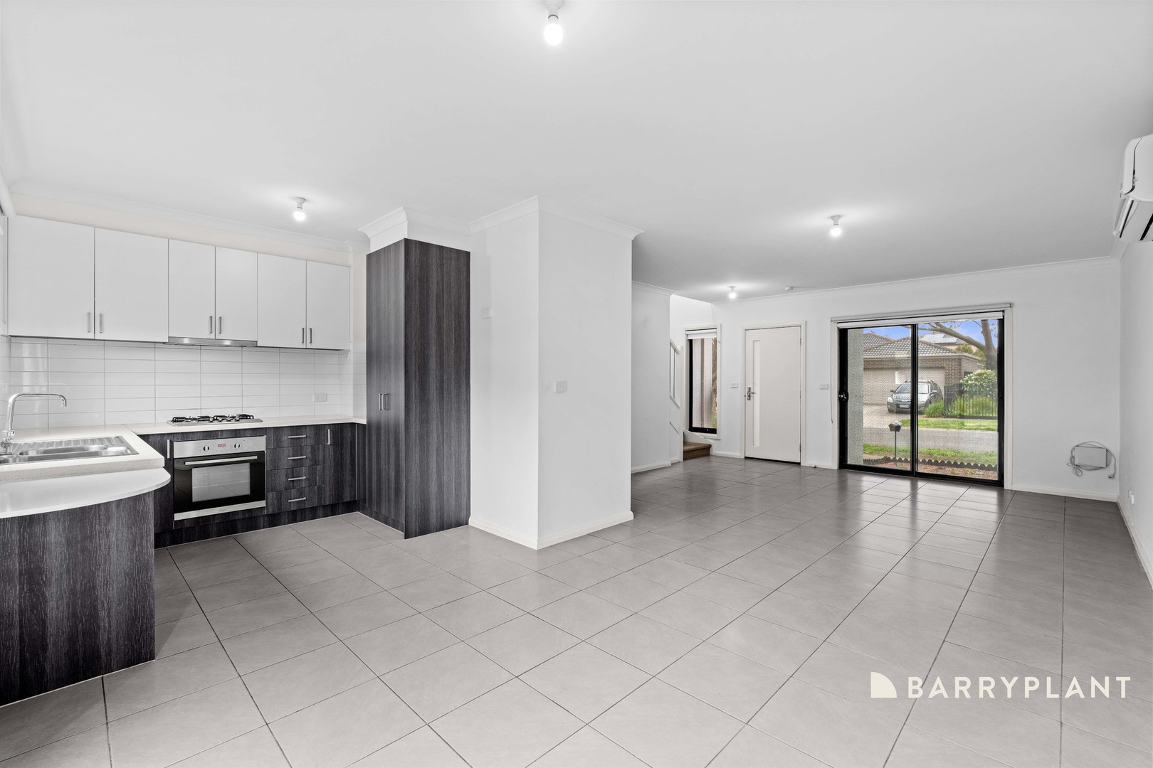 15 Huntingfield Street, Craigieburn, VIC 3064 - Thumbnail 2 - 06/10/2026