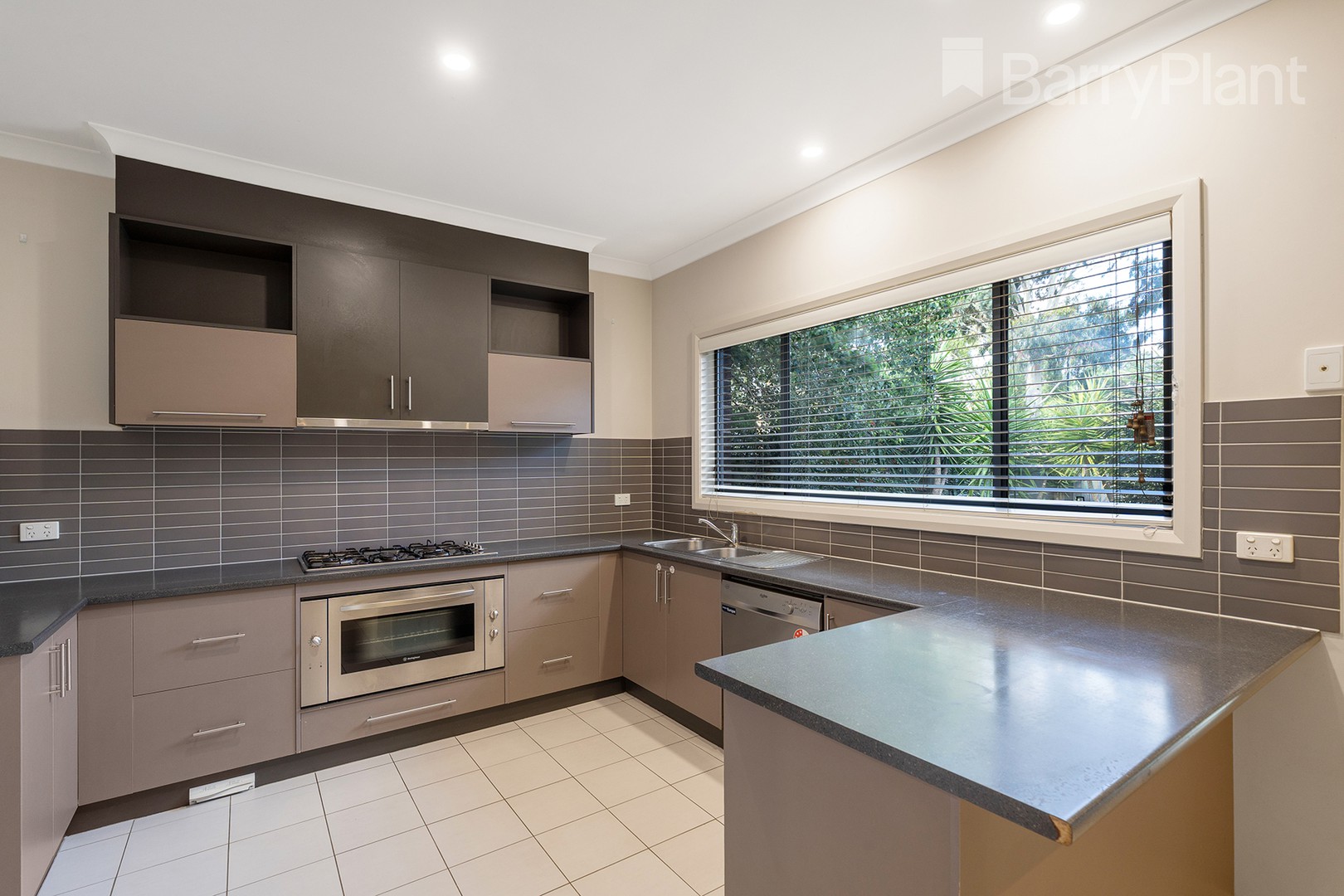 15 Hyde Park Avenue, Craigieburn, VIC 3064, Craigieburn - Thumbnail 6